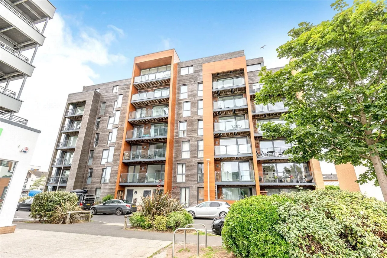 2 bed flat to rent, Newfoundland Way, Portishead, BS20