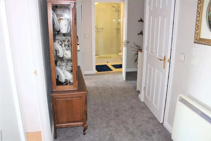 Marine Parade West, Clacton-On-Sea CO15 1LD, photo 8