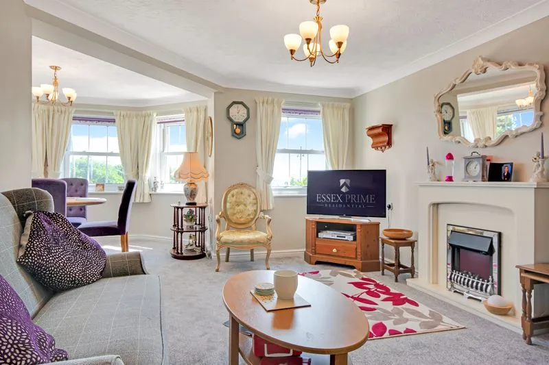 Marine Parade West, Clacton-On-Sea CO15 1LD, photo 2
