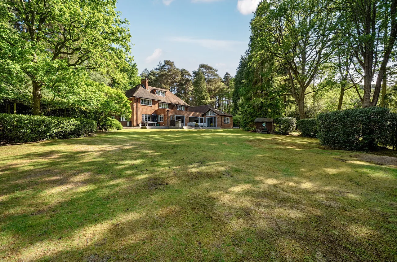 Fitzroy Road, Fleet, Hampshire, GU51 4JH, photo 2