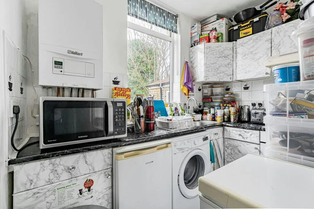 Redcliffe Gardens, Ilford, IG1, photo 3