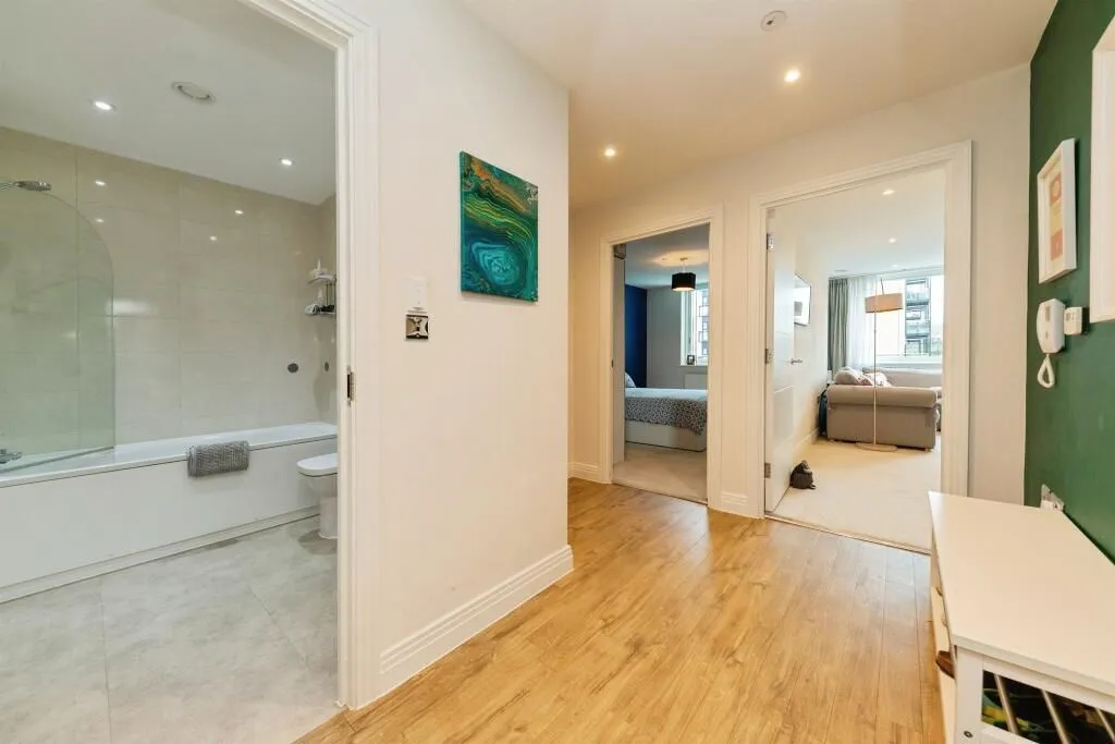 Bessemer Road, Welwyn Garden City AL7 1GS, photo 7