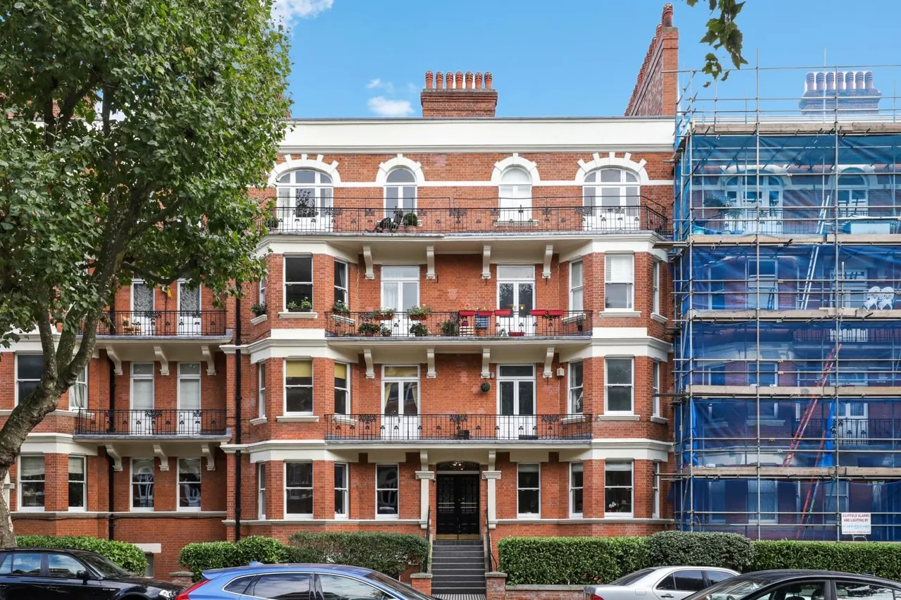 3 bed flat for sale — Elgin Avenue, Maida Vale, London, W9 1HT
