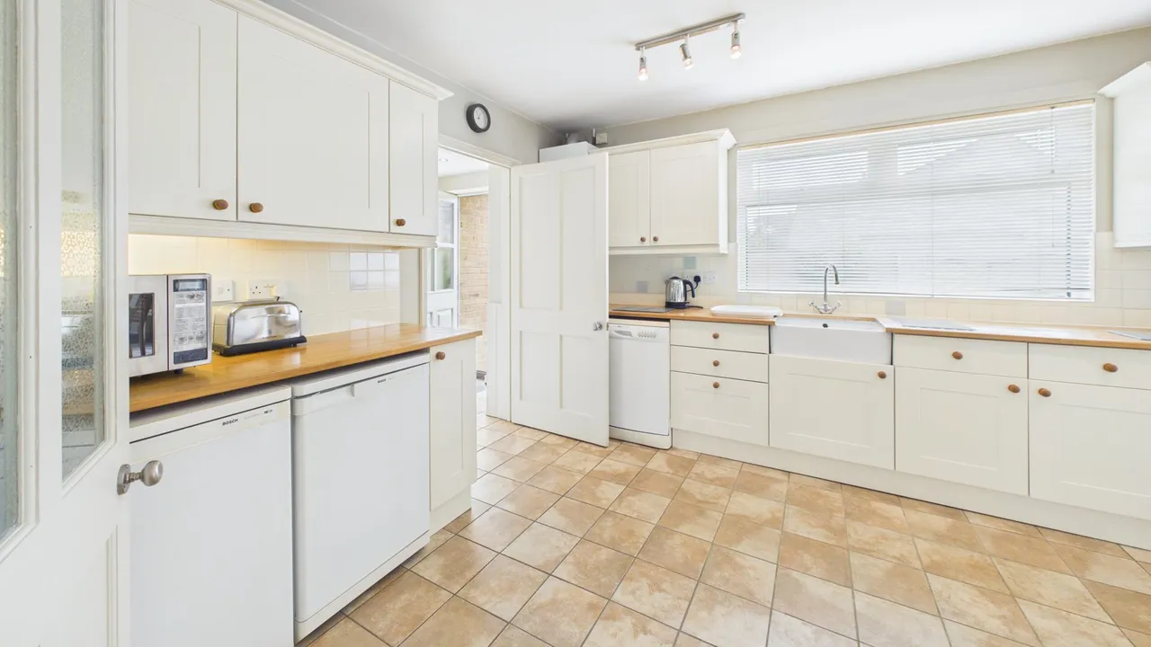 Apsley Way, Longthorpe, photo 13