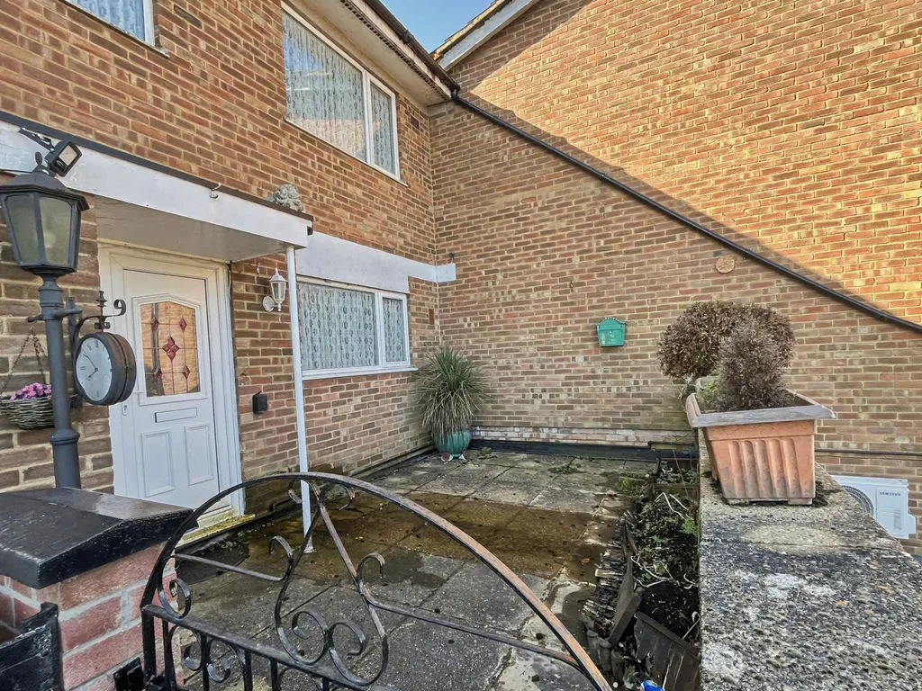 Plomer Green Avenue, Downley HP13 5UW, photo 11