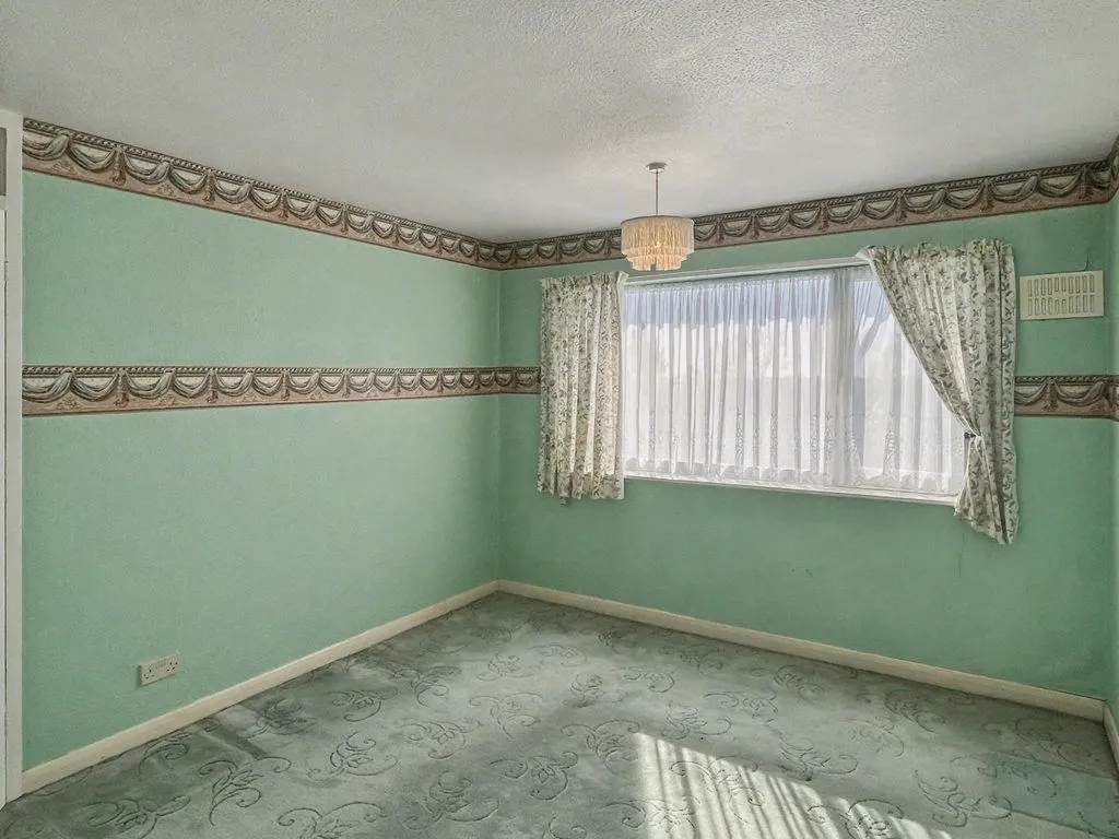 Plomer Green Avenue, Downley HP13 5UW, photo 8