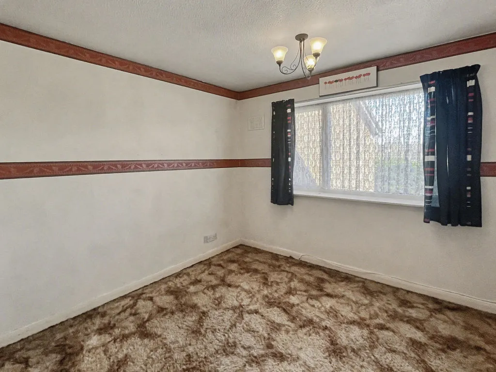 Plomer Green Avenue, Downley HP13 5UW, photo 7