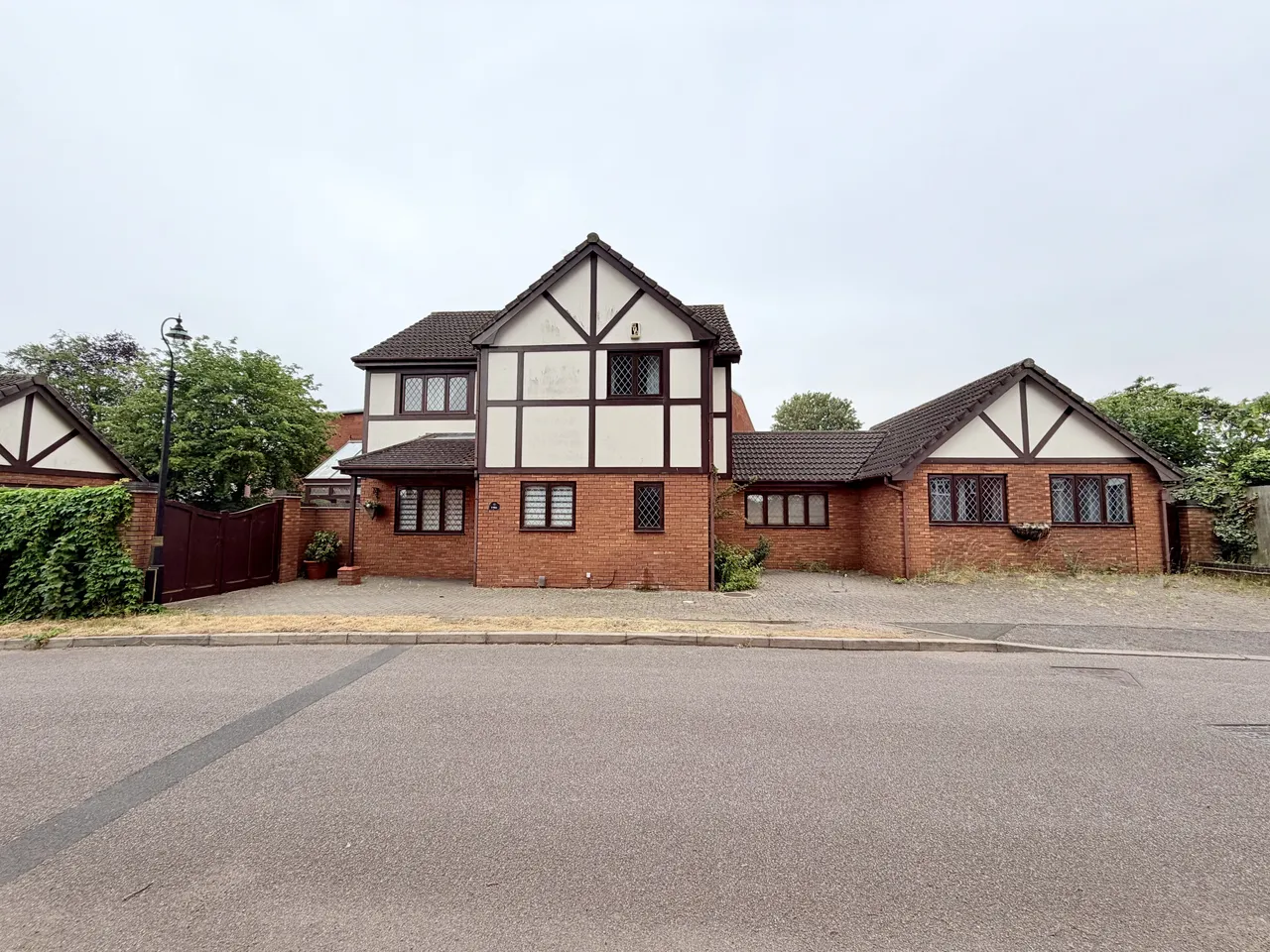 4 bed house to rent — Millers Close, RUSHDEN