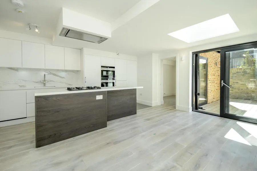 2 bed property to rent, Dawes Road, Fulham, SW6