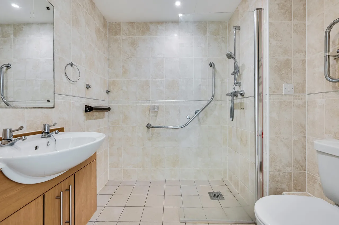 21 Bailey Court, New Writtle Street, Chelmsford, Essex, CM2 0FS, photo 10