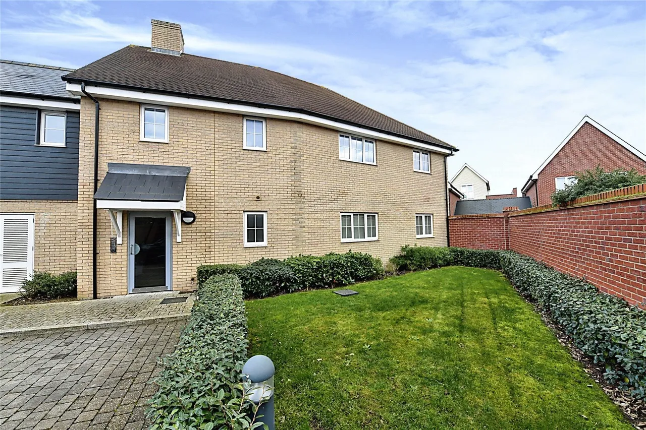 2 bed flat for sale — Minns Avenue, Chelmsford Garden, Chelmsford, Essex, CM1