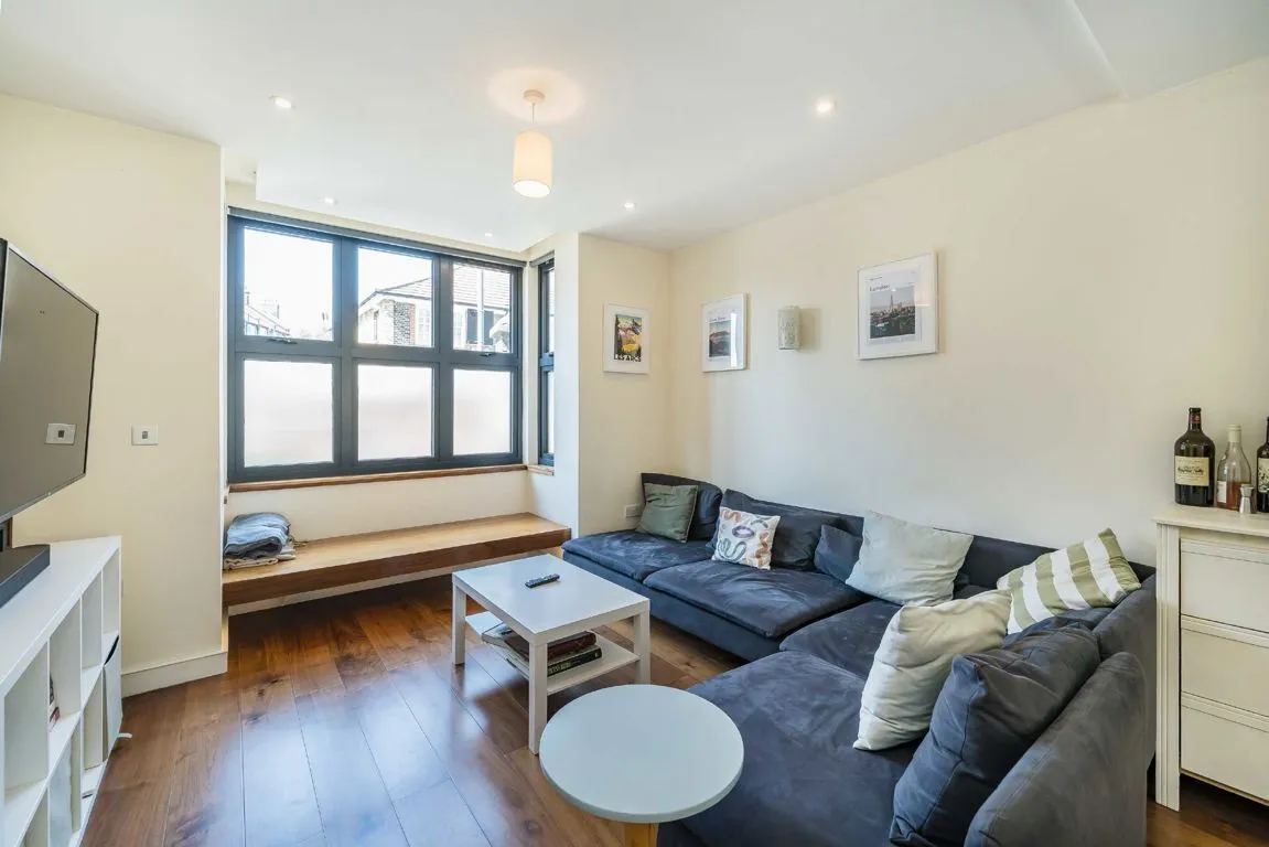 Freshford Street, SW18, photo 6