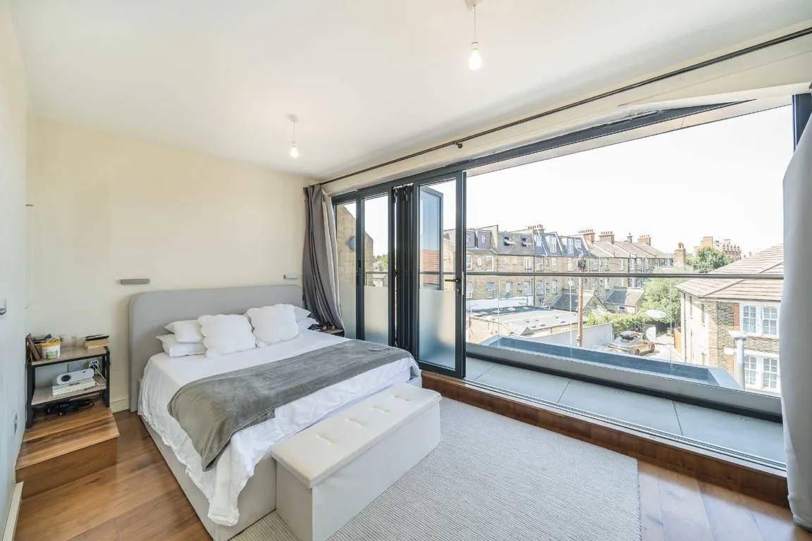 Freshford Street, SW18, photo 5