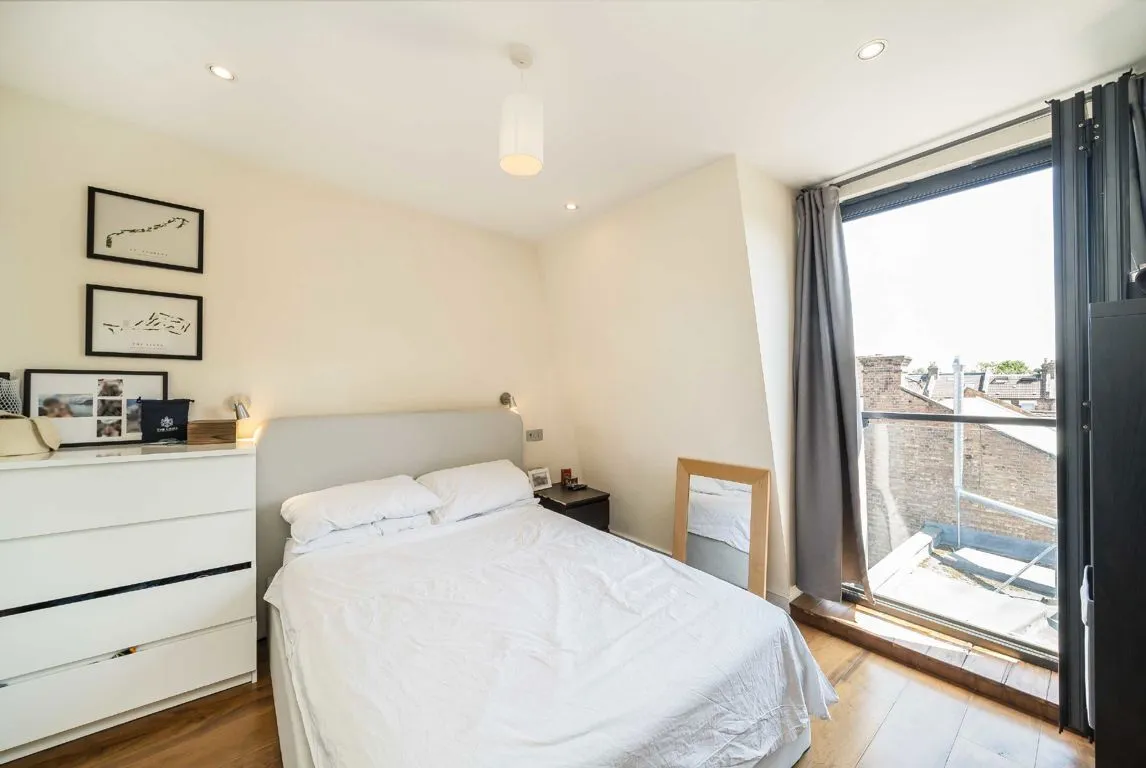 Freshford Street, SW18, photo 7