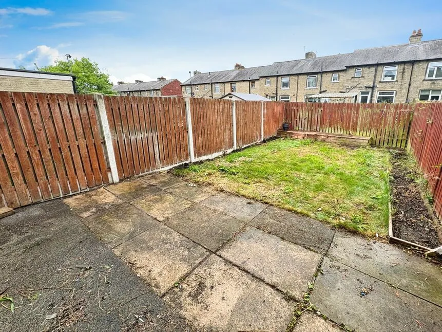 Knowle Avenue, Moldgreen, Huddersfield, West Yorkshire, HD5, photo 5
