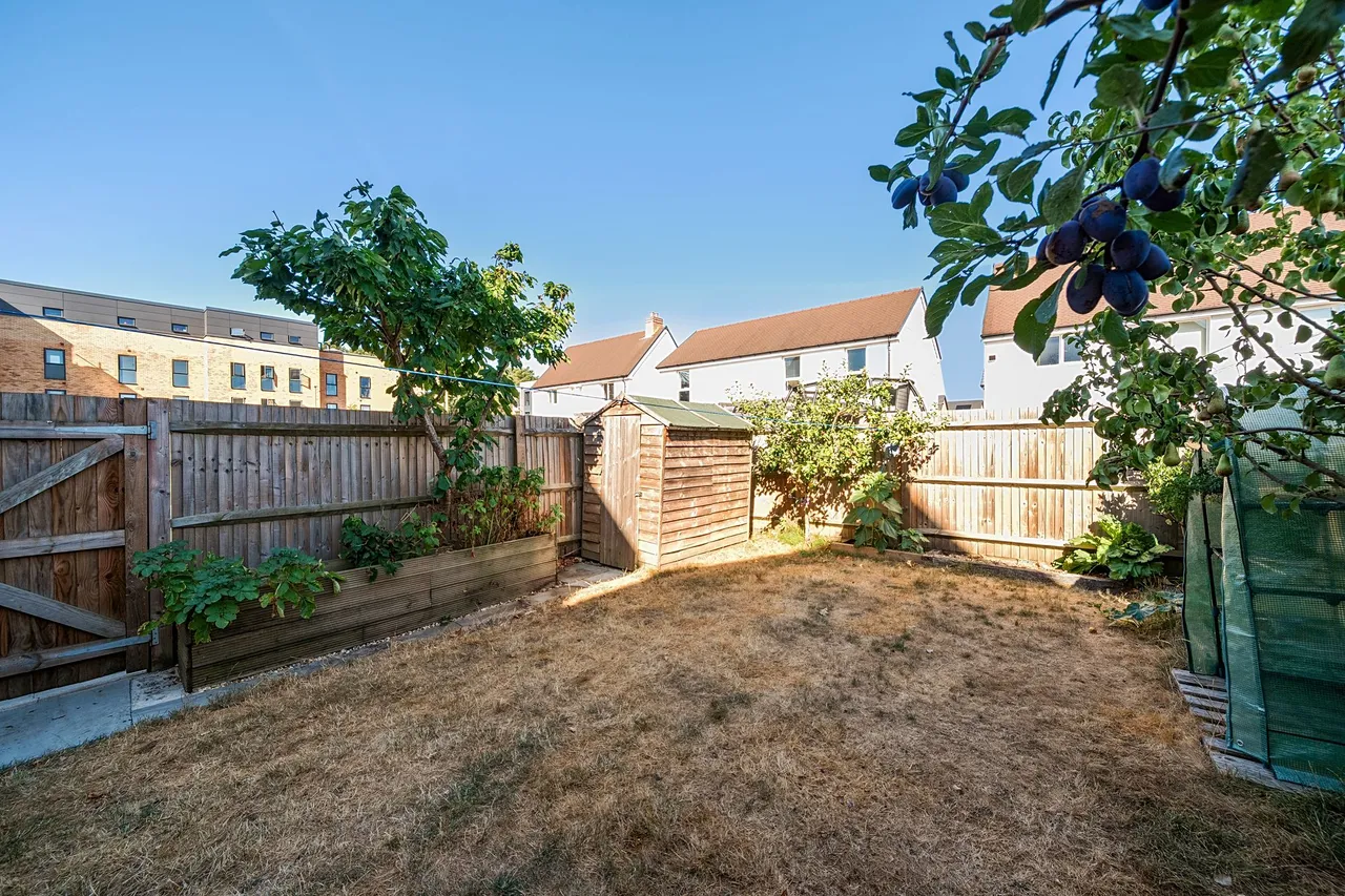 Thorpe Close, Bordon, GU35, photo 15