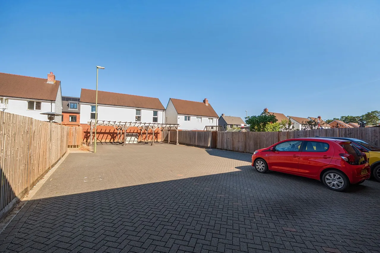 Thorpe Close, Bordon, GU35, photo 17