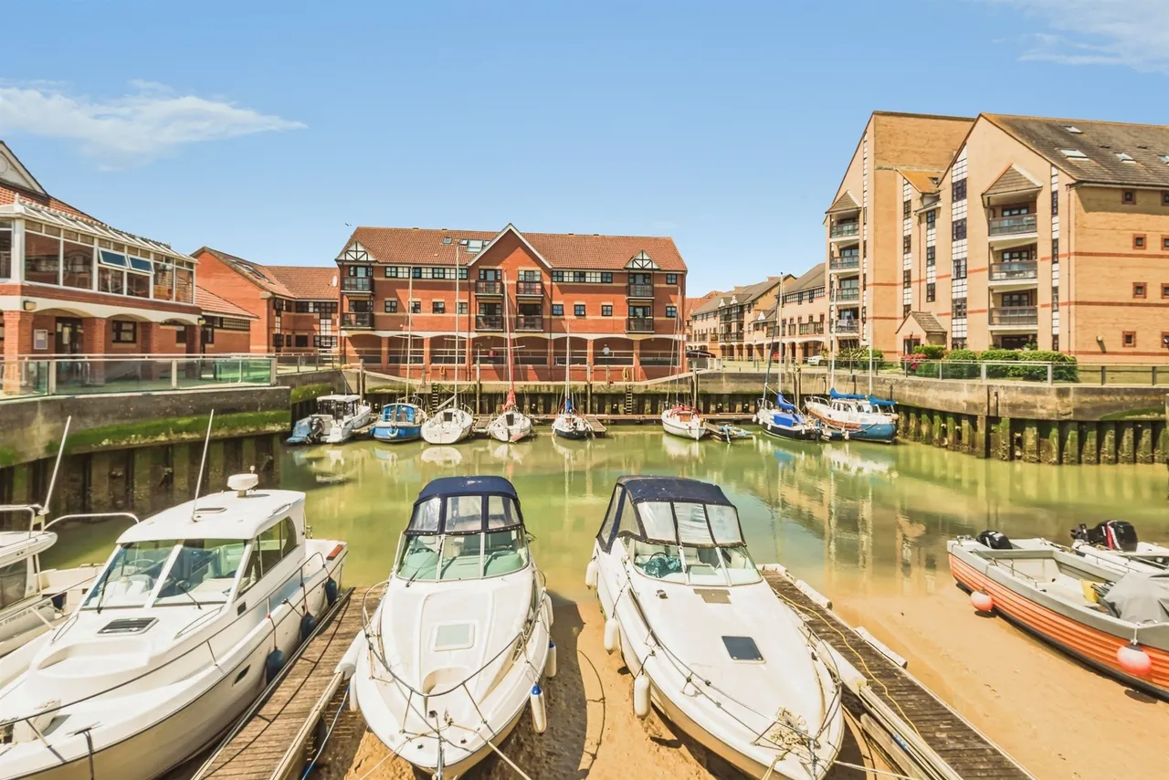 Emerald Quay, Shoreham-By-Sea, BN43, photo 14