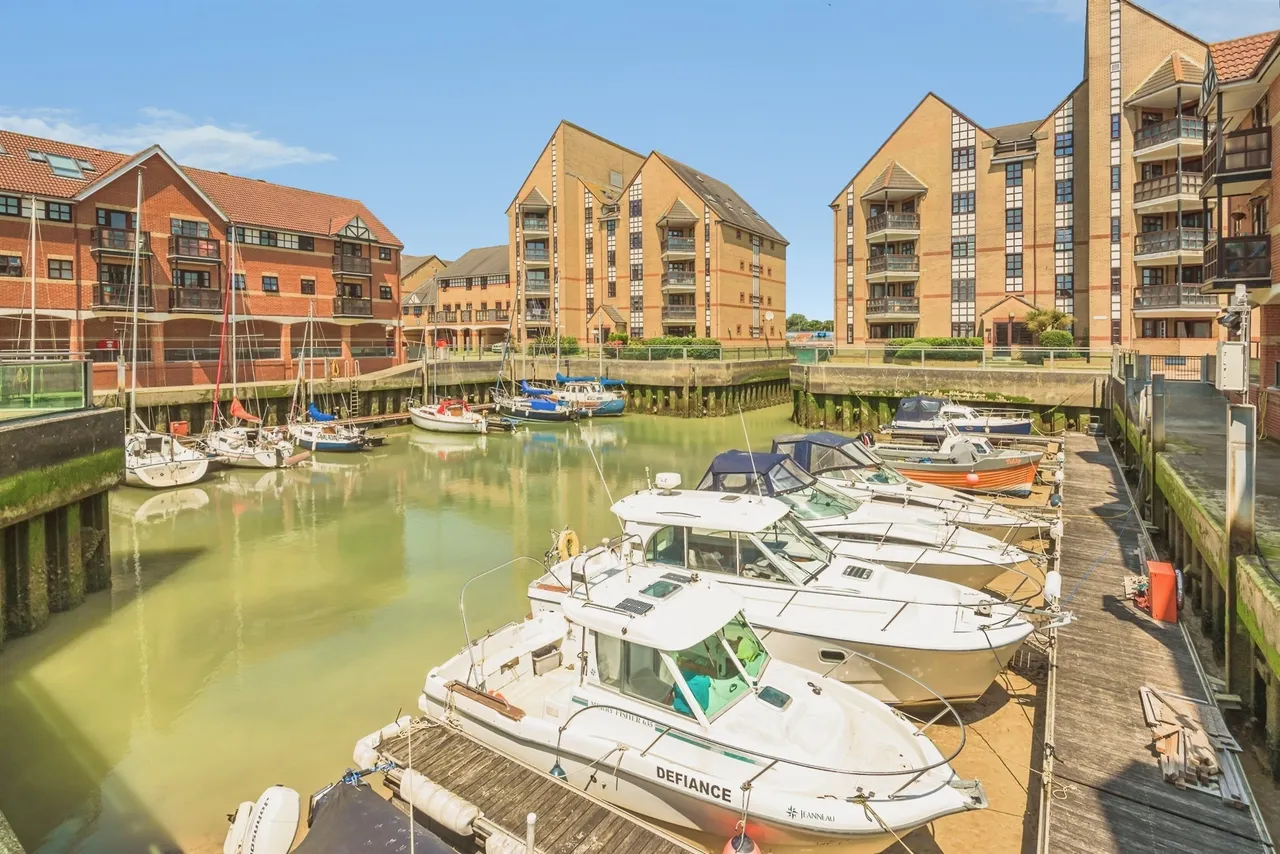 Emerald Quay, Shoreham-By-Sea, BN43, photo 4