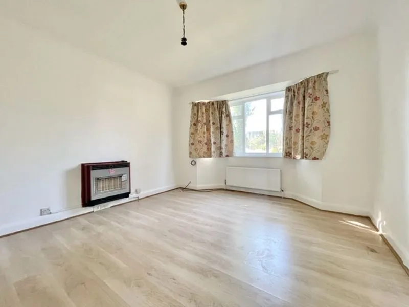 2 bed flat for sale — Beresford Gardens, Enfield EN1 1NL