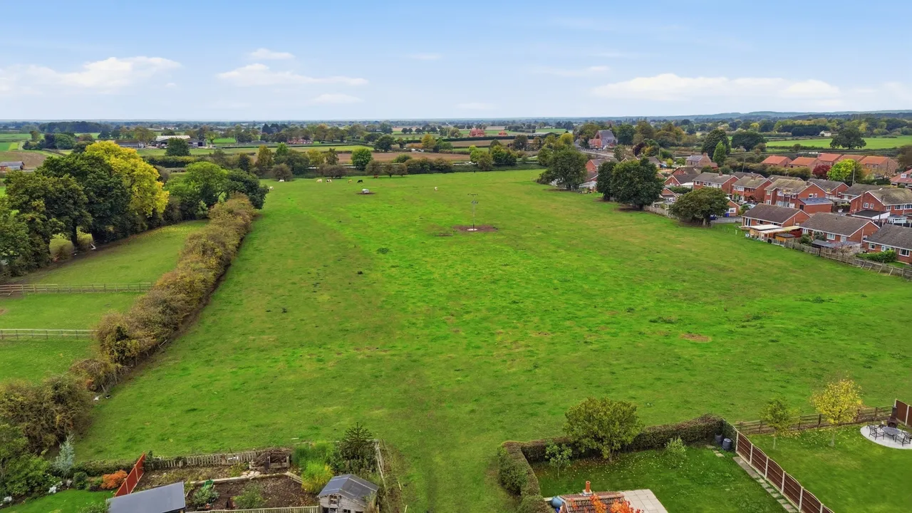 Main Street, Pollington, DN14, photo 67