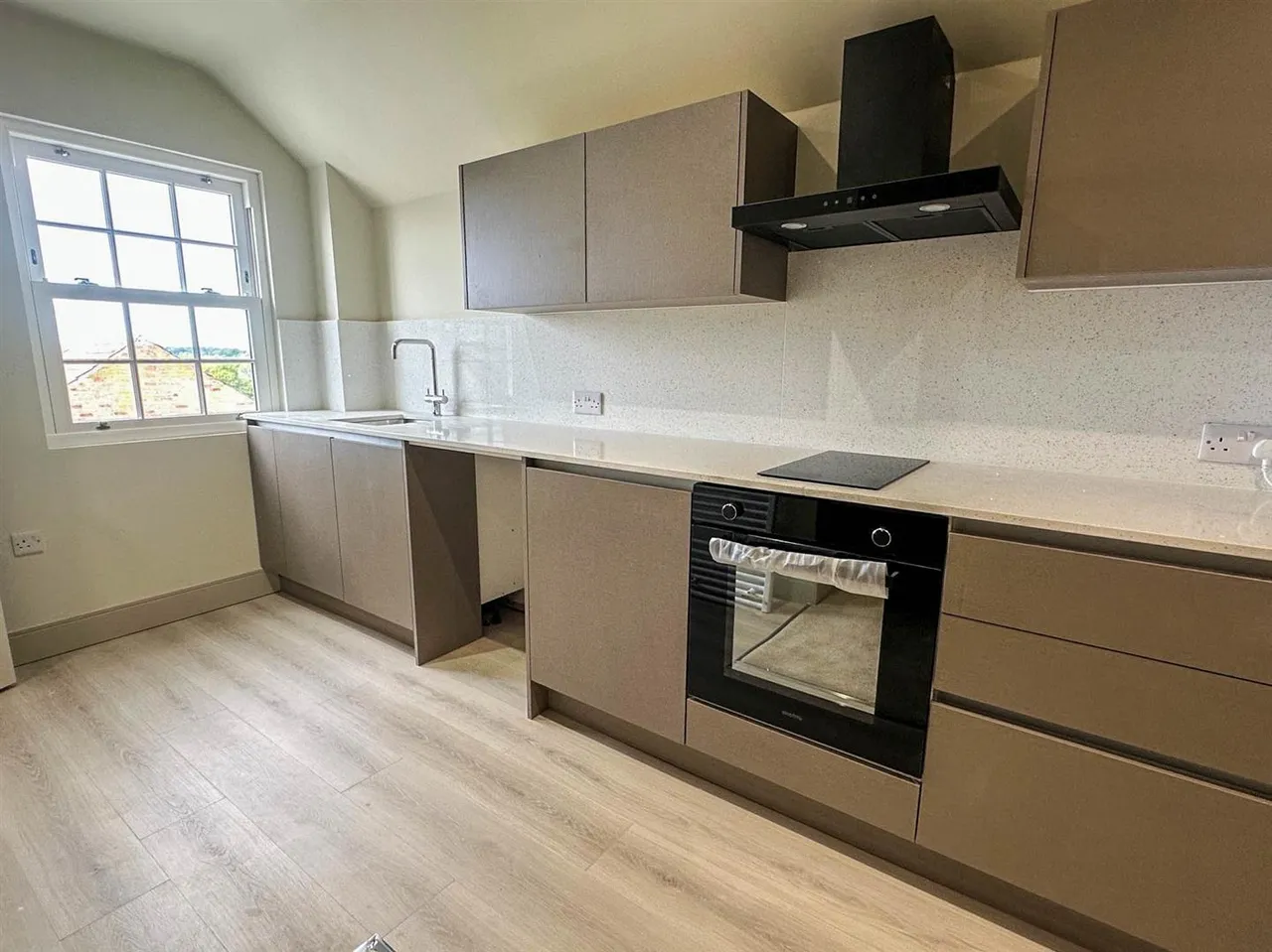 High Street, Malmesbury, SN16, photo 6