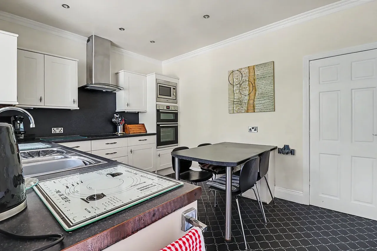 Meadow Drive, Crewe, CW2, photo 18
