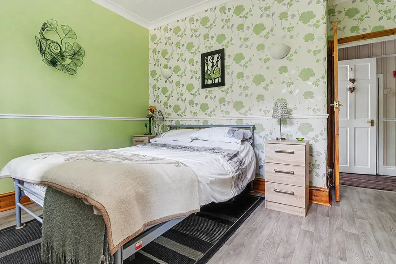 Meadow Drive, Crewe, CW2, photo 27