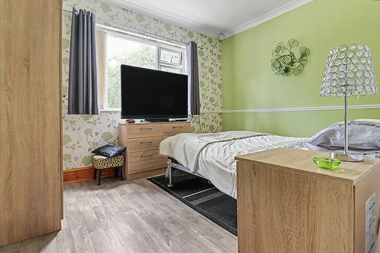 Meadow Drive, Crewe, CW2, photo 16