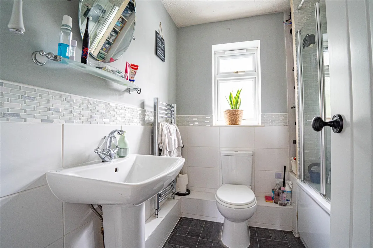 Kingsdale Close, St Leonards-on-sea, photo 34