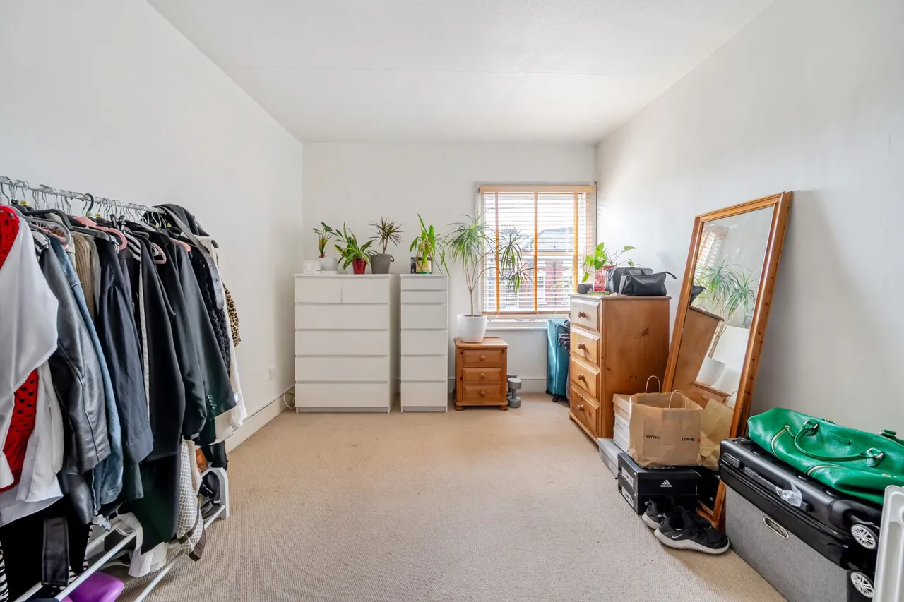 Knatchbull Road, SE5, photo 11
