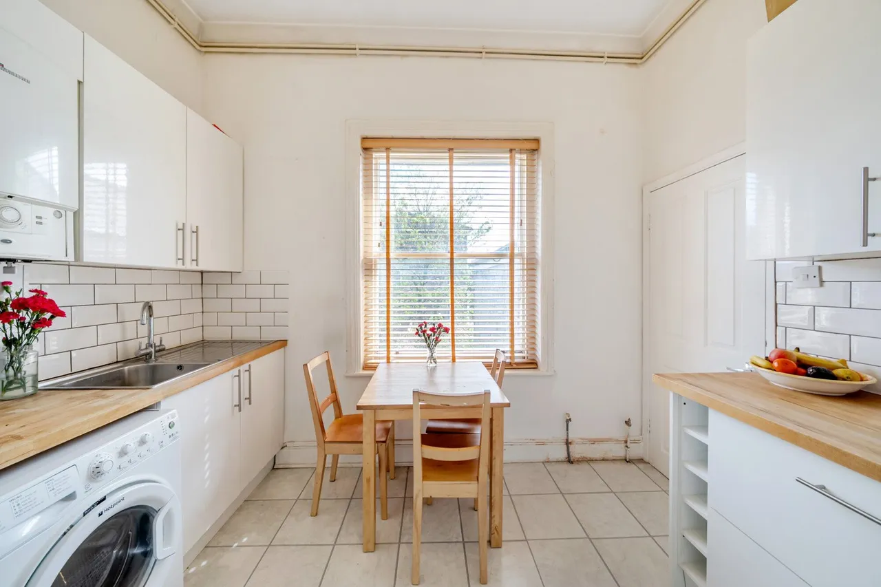 Knatchbull Road, SE5, photo 19
