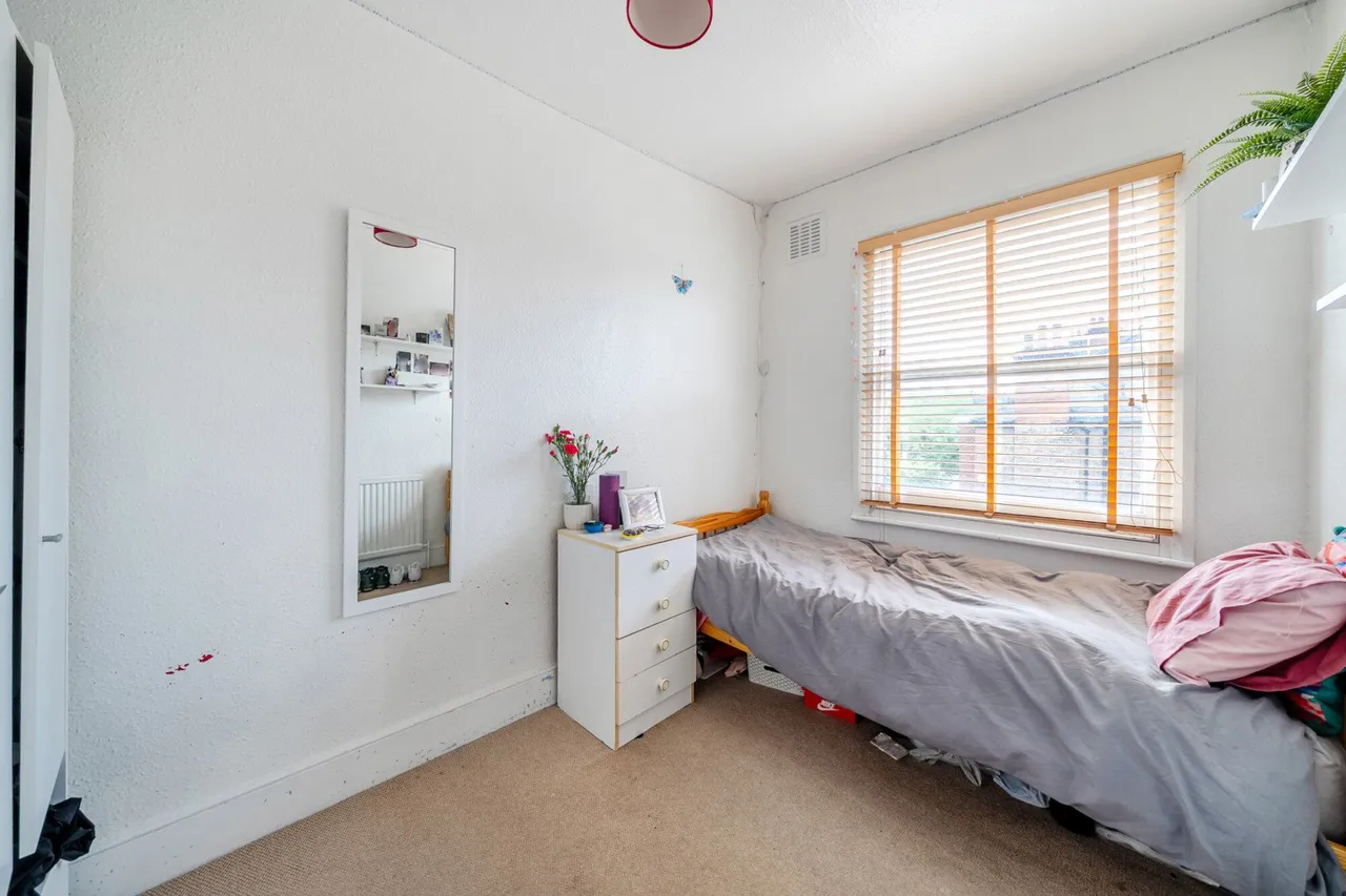 Knatchbull Road, SE5, photo 8