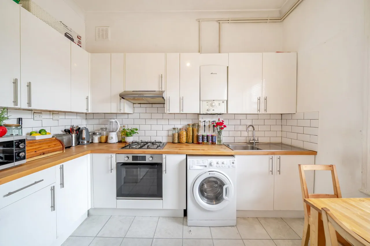 Knatchbull Road, SE5, photo 14