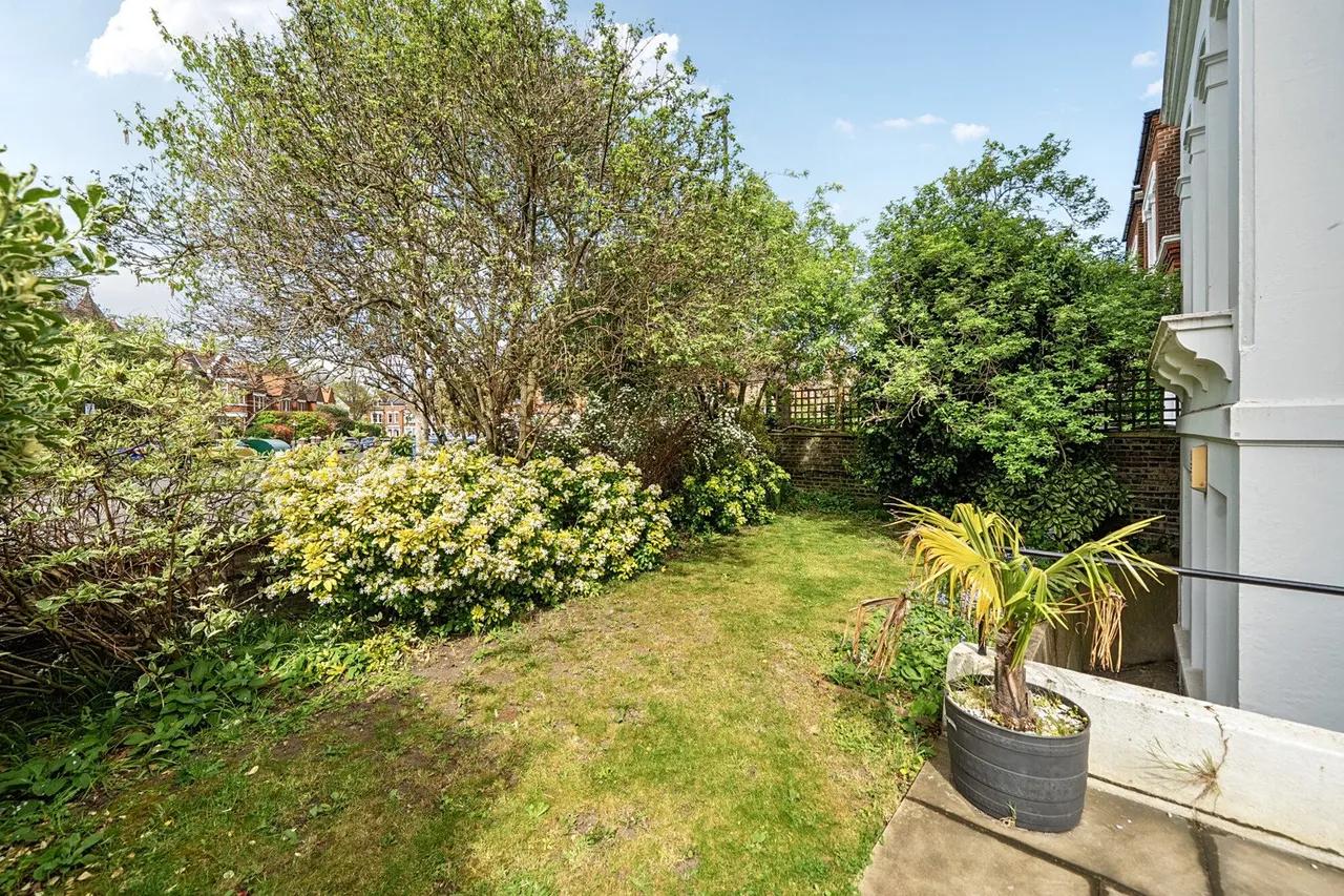Knatchbull Road, SE5, photo 9
