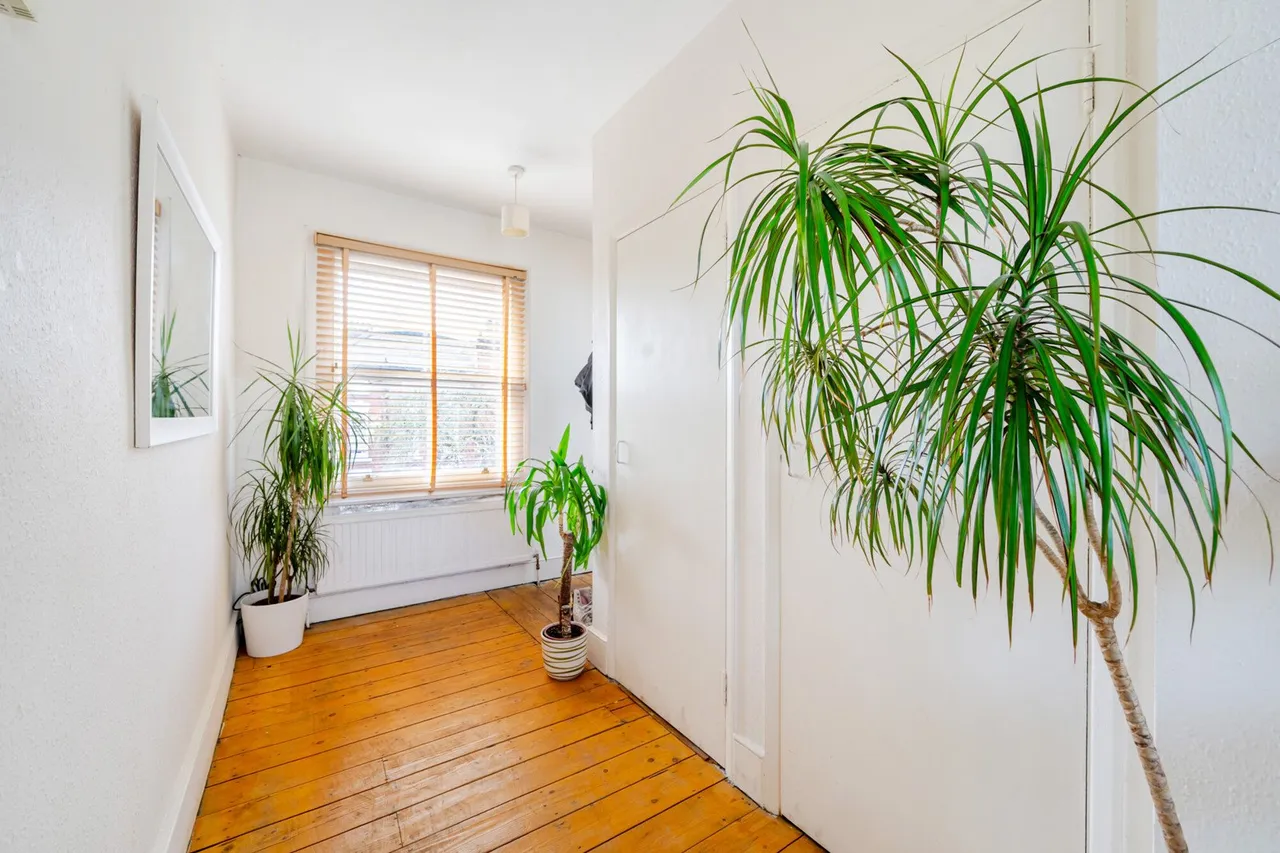 Knatchbull Road, SE5, photo 18
