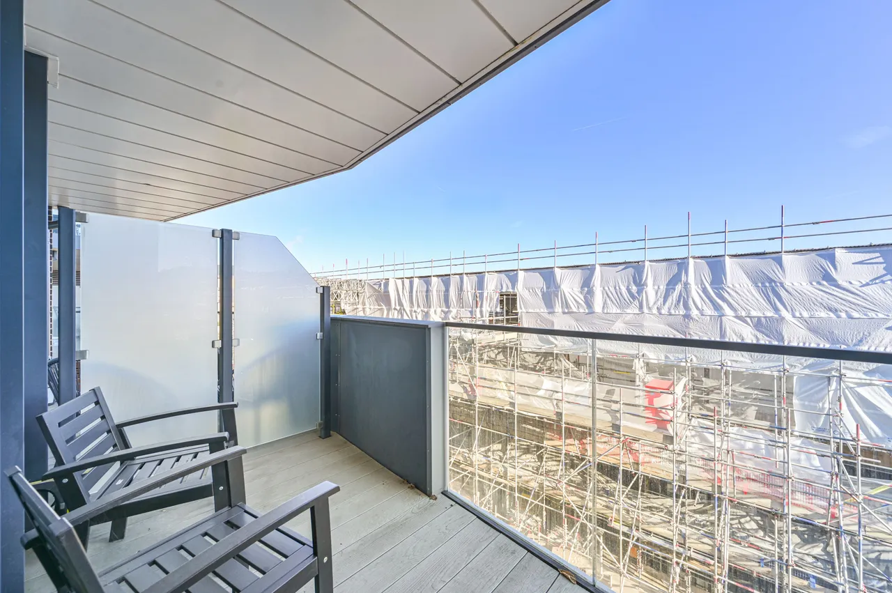 Flat 503, 14 Hawthorne Crescent, London, photo 5