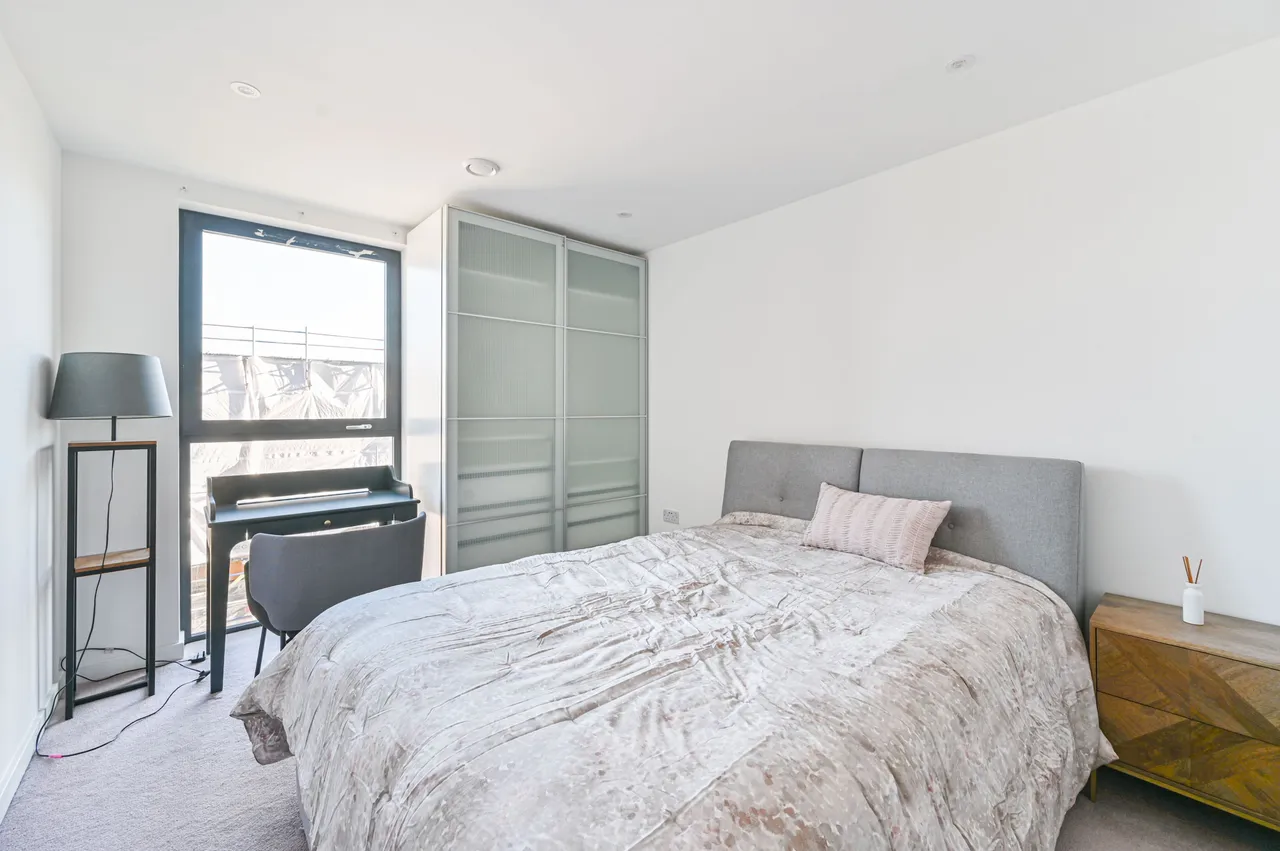 Flat 503, 14 Hawthorne Crescent, London, photo 7