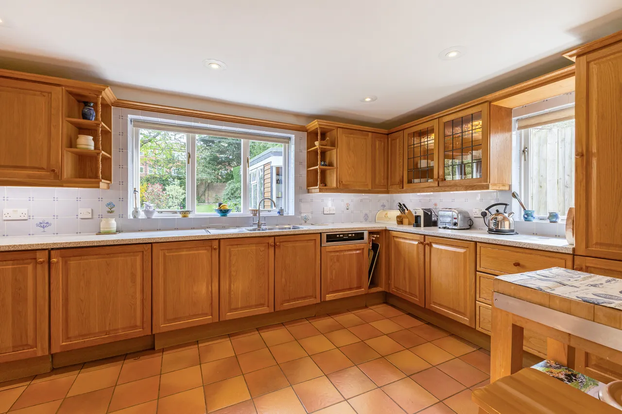 California Lane, Bushey Heath, WD23, photo 12
