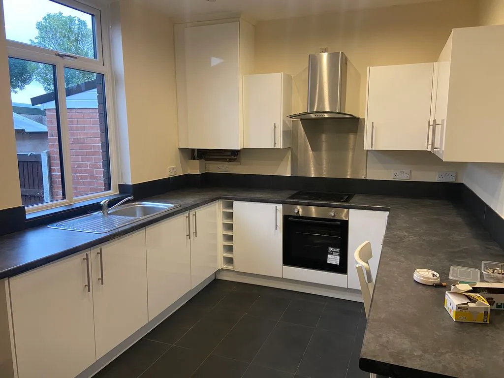 Mount Avenue, Hurstead, OL12, photo 3