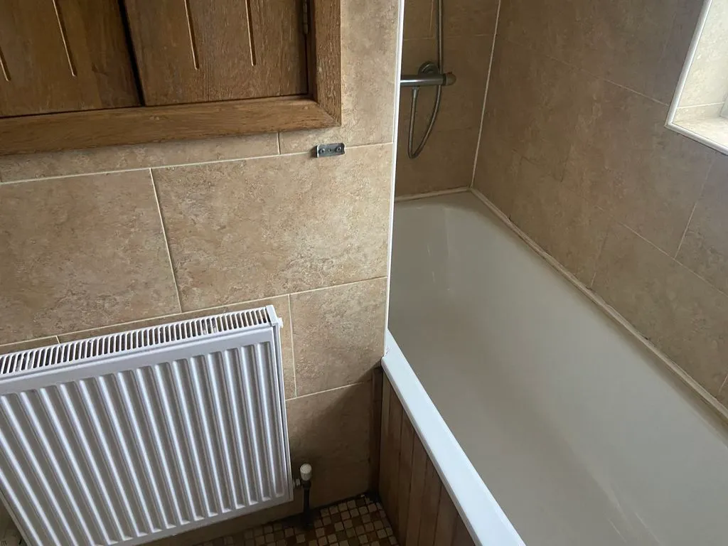 Mount Avenue, Hurstead, OL12, photo 8