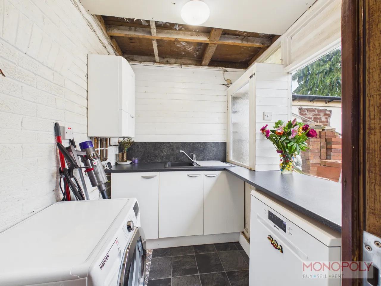 Chester Road, Wrexham, LL12, photo 7