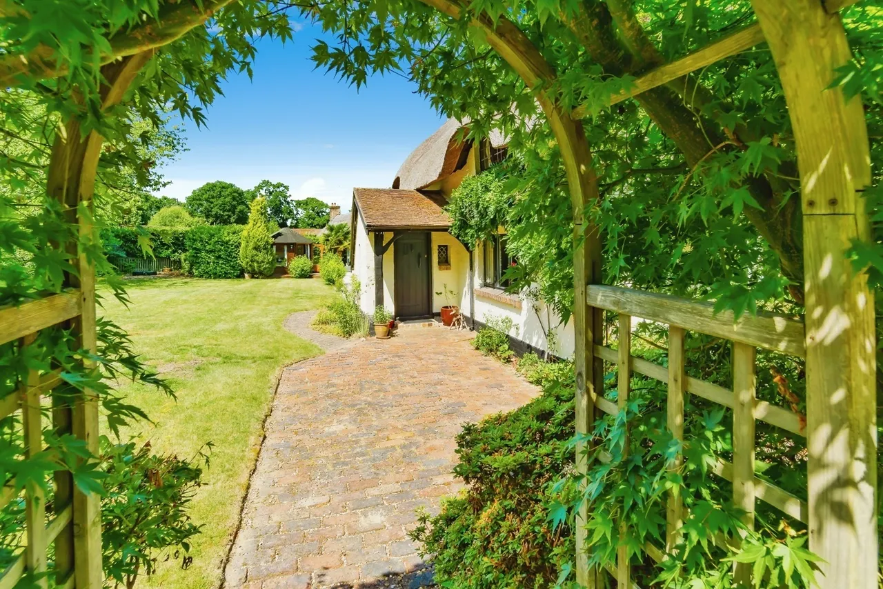 Fir Tree Lane, West Chiltington, RH20, photo 5