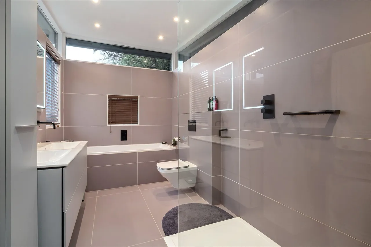 Park Road, Bowdon, WA14, photo 16