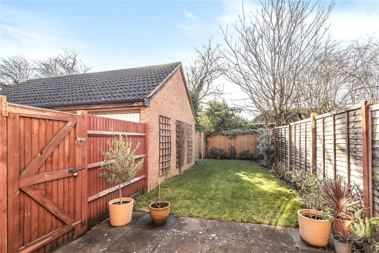 Wolstan Close, Denham Fees Apply, UB9, photo 3