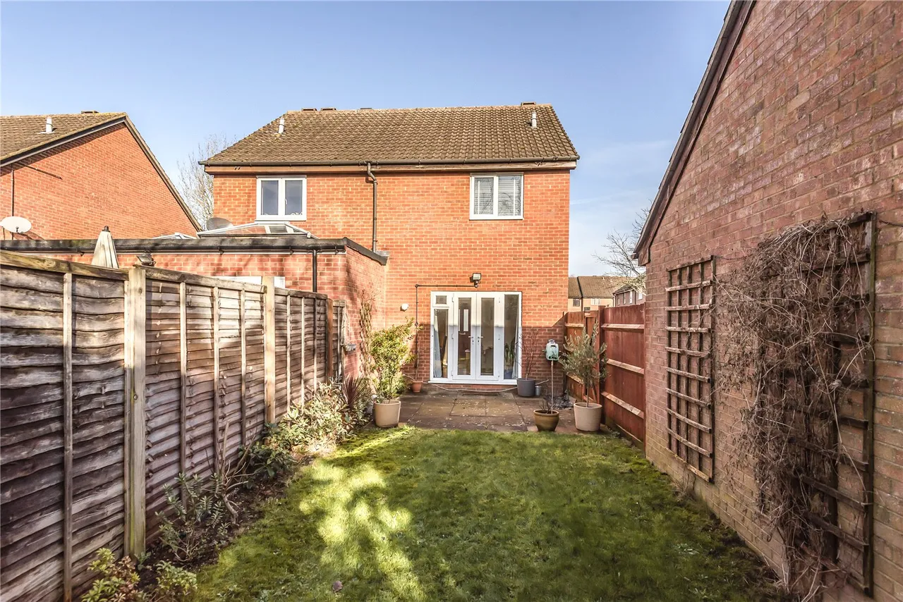 Wolstan Close, Denham Fees Apply, UB9, photo 9