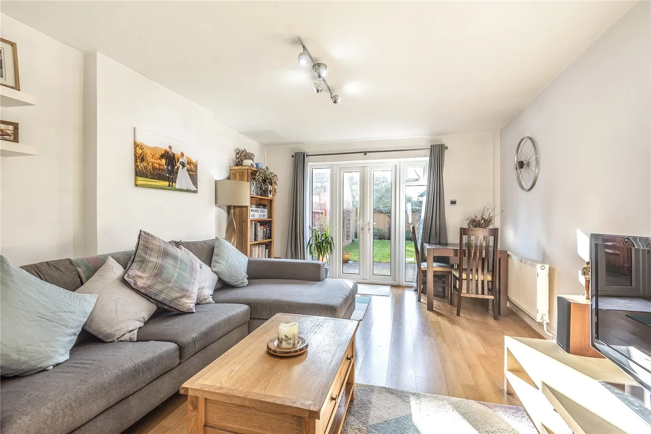 Wolstan Close, Denham Fees Apply, UB9, photo 2