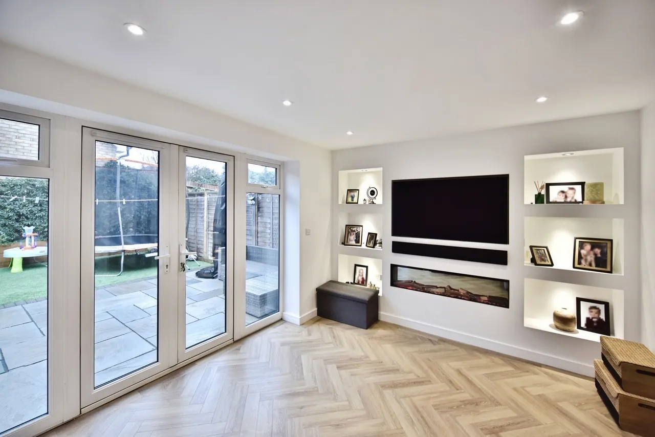 Leigh Road, Sittingbourne, Kent, ME10, photo 2