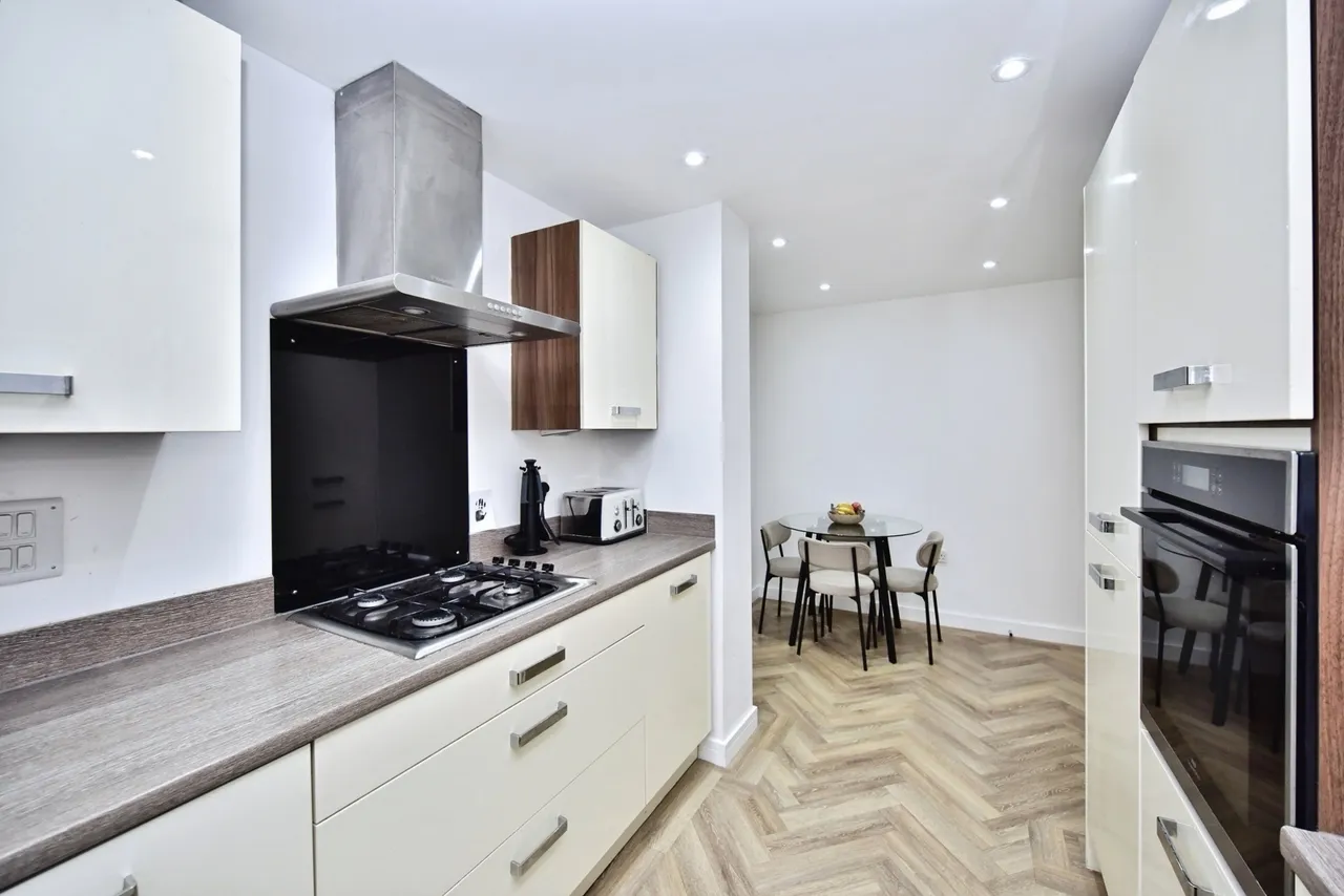 Leigh Road, Sittingbourne, Kent, ME10, photo 17