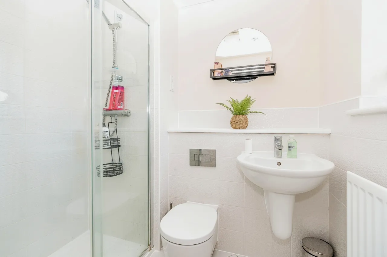 Leigh Road, Sittingbourne, Kent, ME10, photo 8